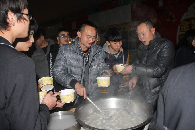 做湯圓，猜燈謎，嗨到停不下來