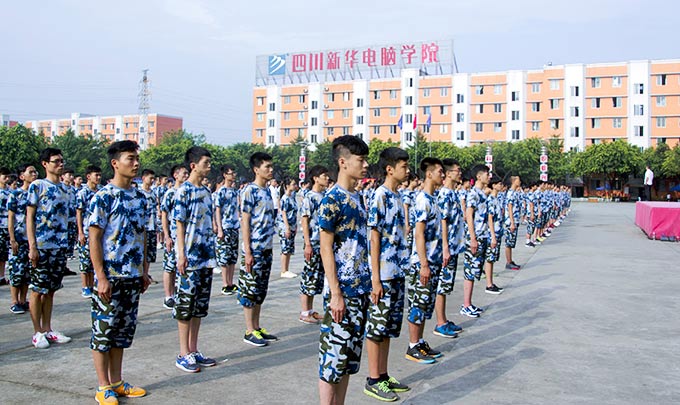我院2016秋季軍訓(xùn)大片已拉開(kāi)序幕！