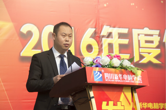 以優(yōu)生優(yōu)干為榜樣，做最優(yōu)秀的自己