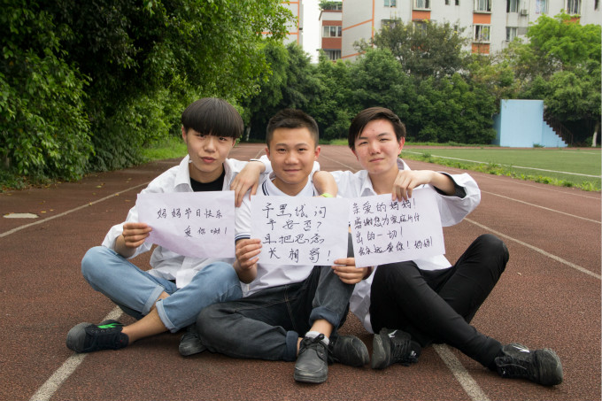 在母親節(jié)來臨之際，他們有些話想對母親說