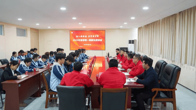 初入新華的新生們，在學(xué)校學(xué)習(xí)生活是什么樣的？